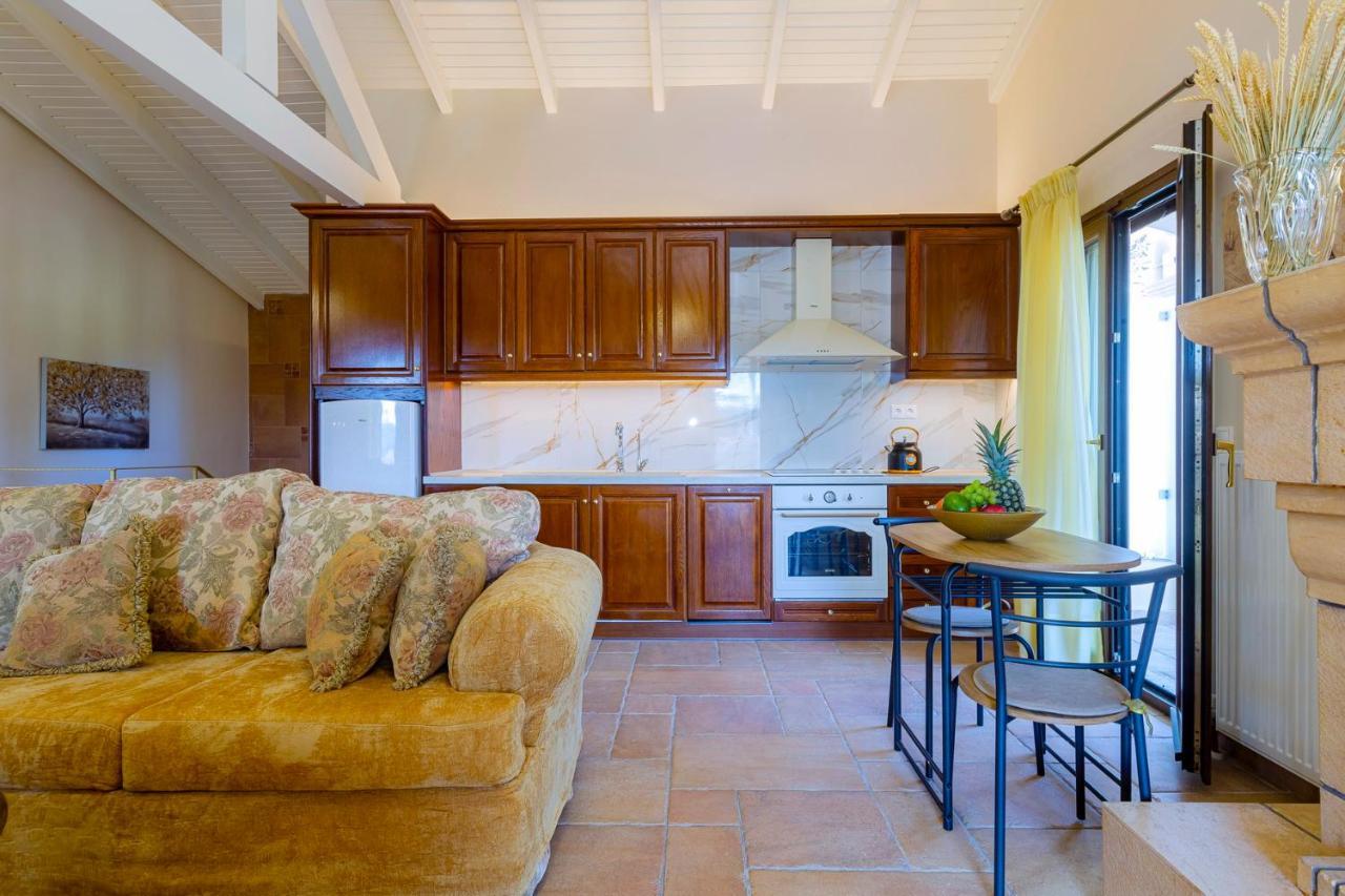 Solaris Methea- Luxury Central Villa By The Castle Kassiopi Eksteriør billede