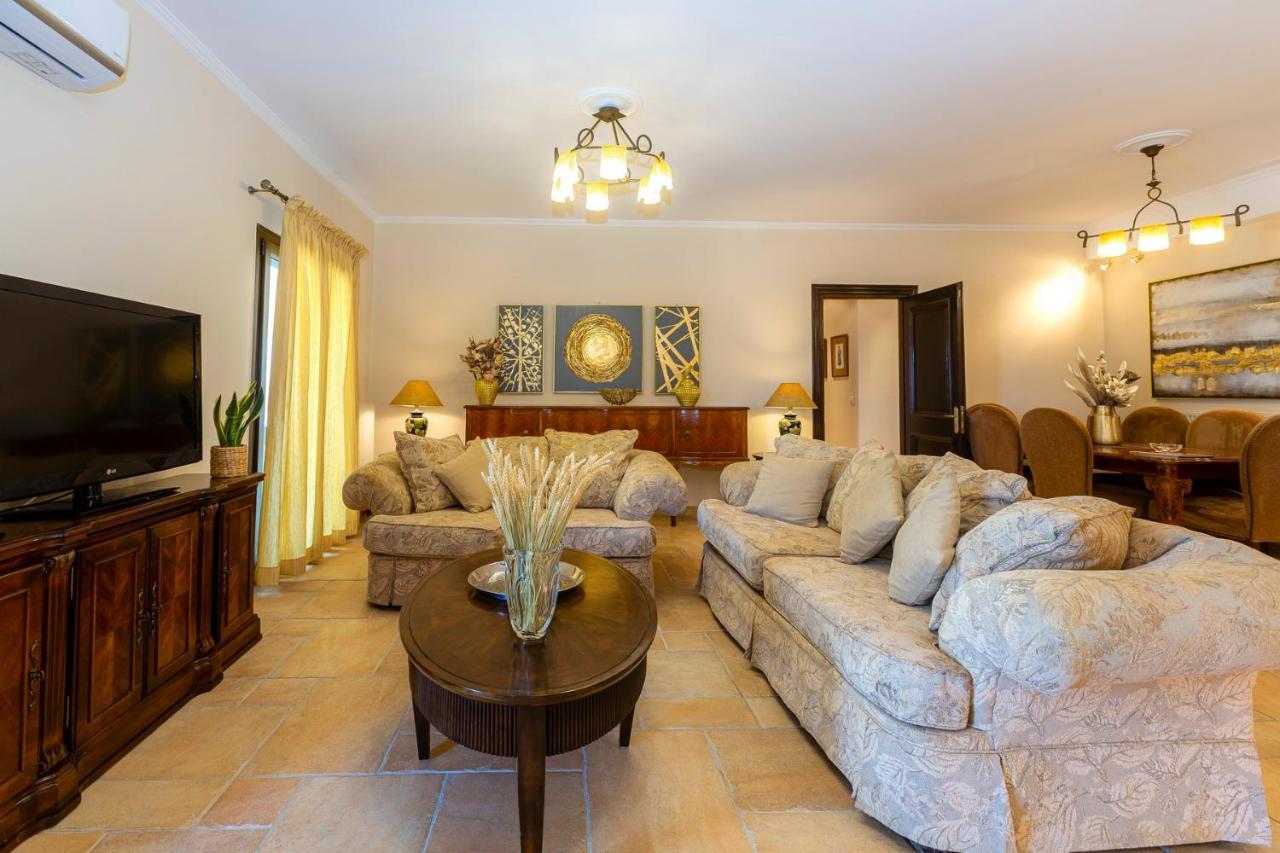 Solaris Methea- Luxury Central Villa By The Castle Kassiopi Eksteriør billede