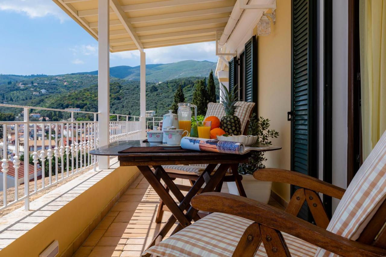 Solaris Methea- Luxury Central Villa By The Castle Kassiopi Eksteriør billede